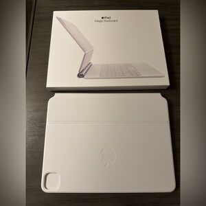 Apple Magic Keyboard: iPad Keyboard case for iPad Pro M2 11-inch - Like New!